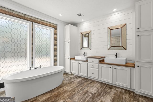 1262 Penny Morris Road, Baxley, GA 31513