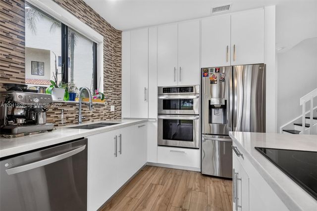 21391 Marina Cove Circle 19K, Aventura, FL 33180