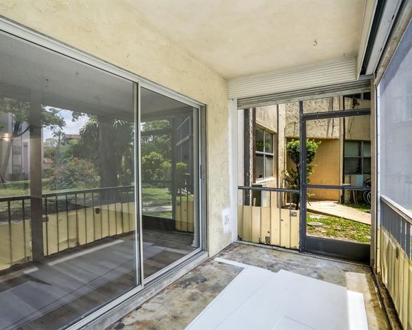 6201 N Falls Cir Drive 109, Lauderhill, FL 33319