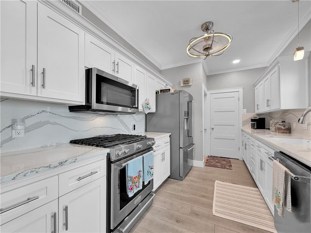 8210 Seashore Dr, Corpus Christi, TX 78412