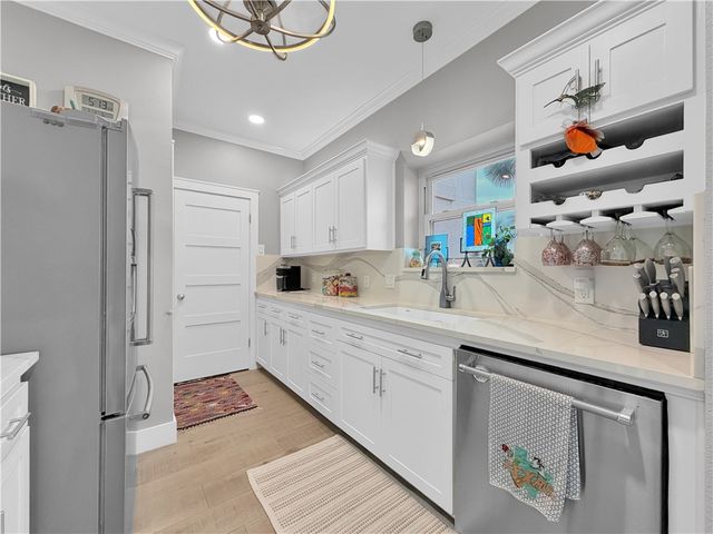 8210 Seashore Dr, Corpus Christi, TX 78412