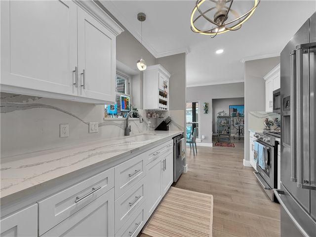 8210 Seashore Dr, Corpus Christi, TX 78412