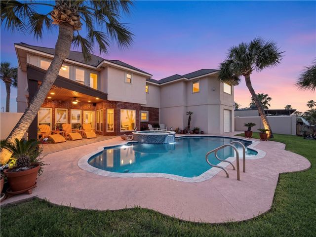 8210 Seashore Dr, Corpus Christi, TX 78412