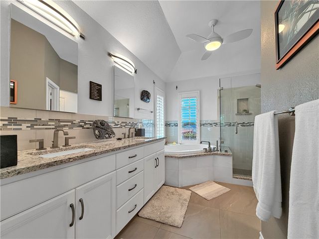 8210 Seashore Dr, Corpus Christi, TX 78412