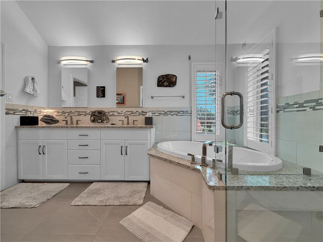 8210 Seashore Dr, Corpus Christi, TX 78412