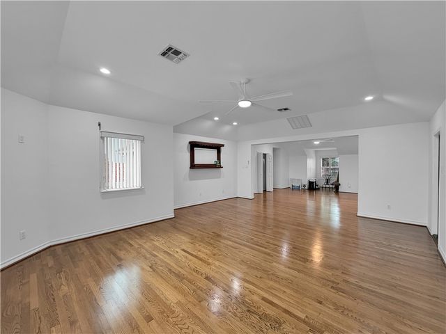 8210 Seashore Dr, Corpus Christi, TX 78412