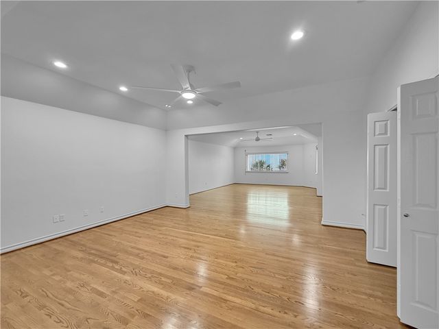 8210 Seashore Dr, Corpus Christi, TX 78412