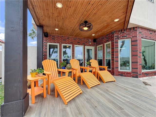 8210 Seashore Dr, Corpus Christi, TX 78412
