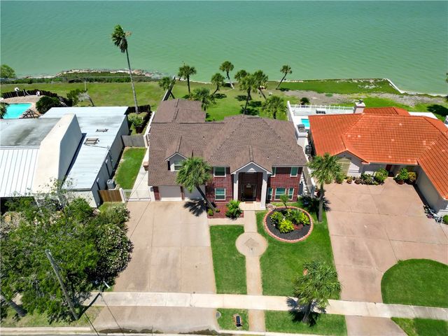 8210 Seashore Dr, Corpus Christi, TX 78412