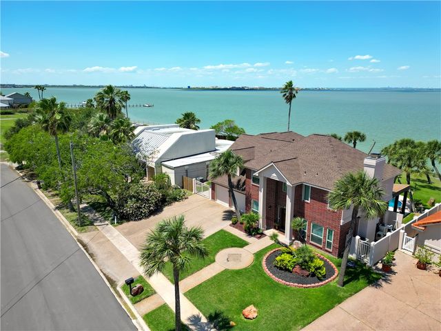 8210 Seashore Dr, Corpus Christi, TX 78412