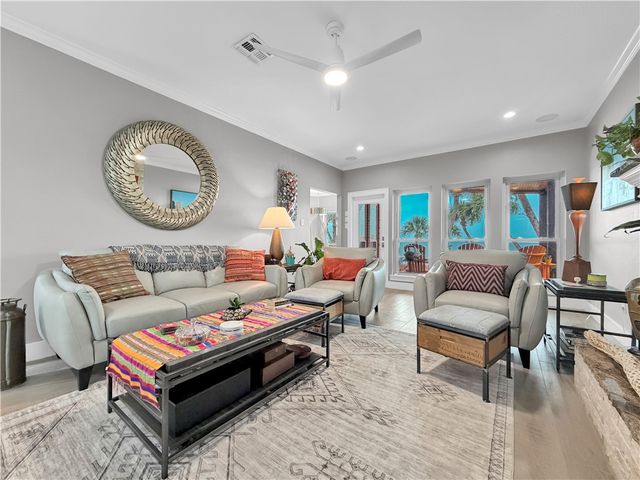8210 Seashore Dr, Corpus Christi, TX 78412