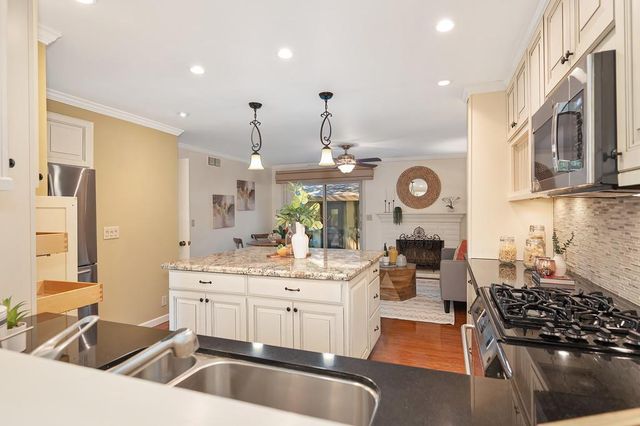 6912 Navarro Ct, Citrus Heights, CA 95621