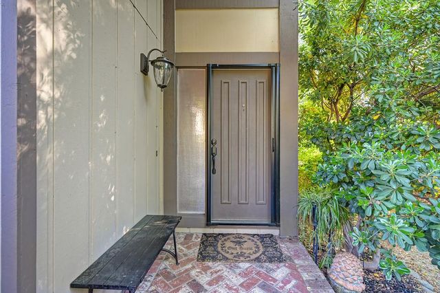 6912 Navarro Ct, Citrus Heights, CA 95621