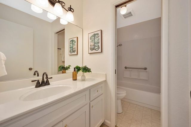 6912 Navarro Ct, Citrus Heights, CA 95621