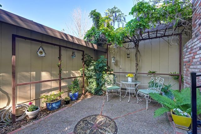 6912 Navarro Ct, Citrus Heights, CA 95621