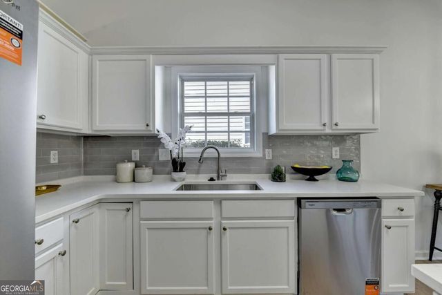 1616 Dunton Green Way, Lawrenceville, GA 30043