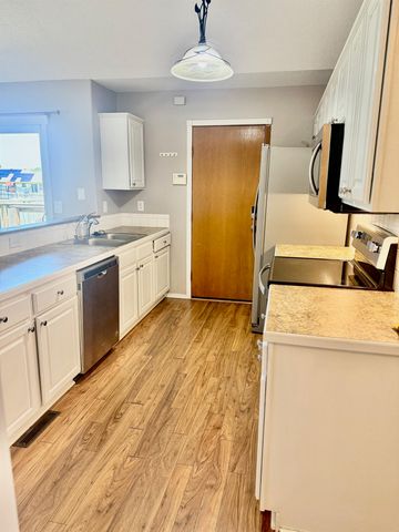 2106 E Summerset St, Derby, KS 67037