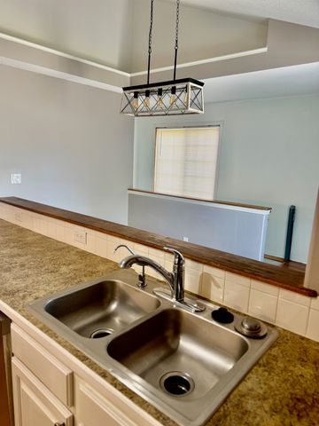 2106 E Summerset St, Derby, KS 67037