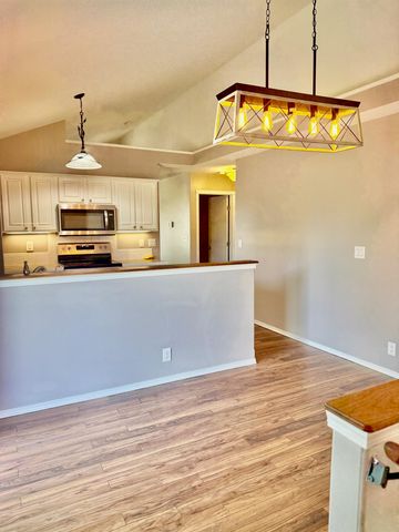 2106 E Summerset St, Derby, KS 67037