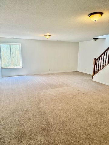 2106 E Summerset St, Derby, KS 67037