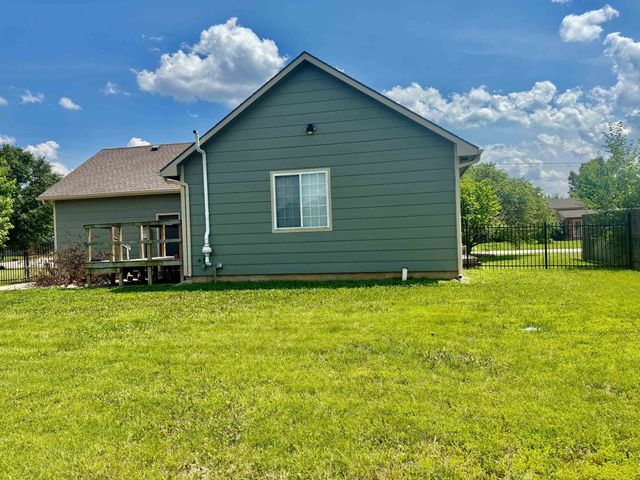 2106 E Summerset St, Derby, KS 67037