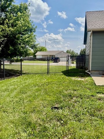 2106 E Summerset St, Derby, KS 67037