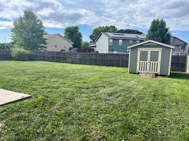 2106 E Summerset St, Derby, KS 67037