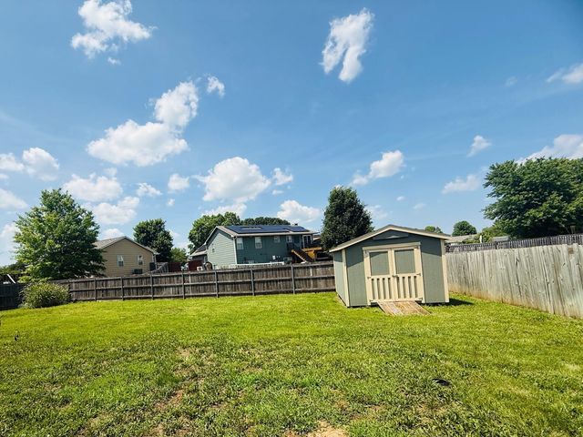 2106 E Summerset St, Derby, KS 67037