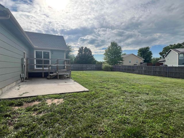 2106 E Summerset St, Derby, KS 67037