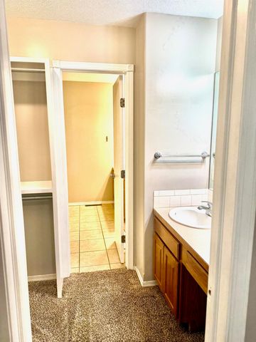 2106 E Summerset St, Derby, KS 67037