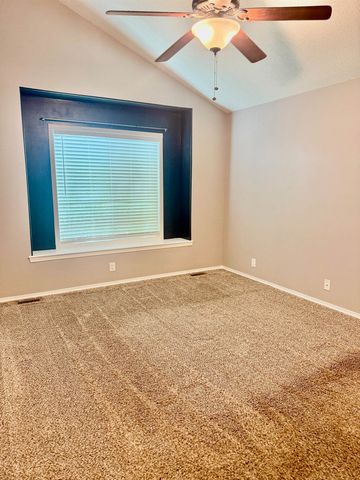 2106 E Summerset St, Derby, KS 67037