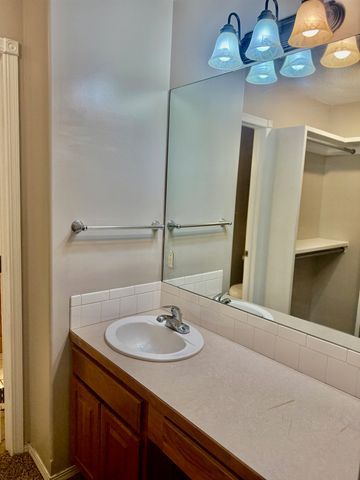 2106 E Summerset St, Derby, KS 67037