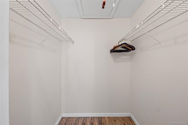 204 Bentley Court E #204, Saint James, NY 11780