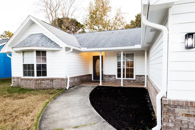 339 Michael Court, Mary Esther, FL 32569