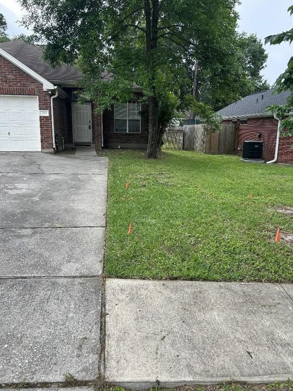 202 Canterbury Drive, Conroe, TX 77303