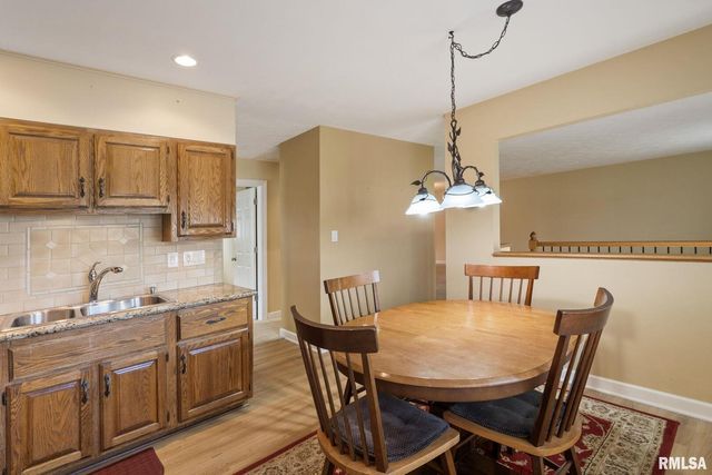 5000 44th Ave Avenue, Moline, IL 61265