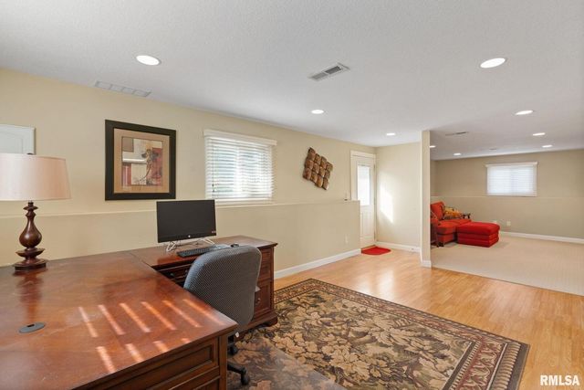 5000 44th Ave Avenue, Moline, IL 61265