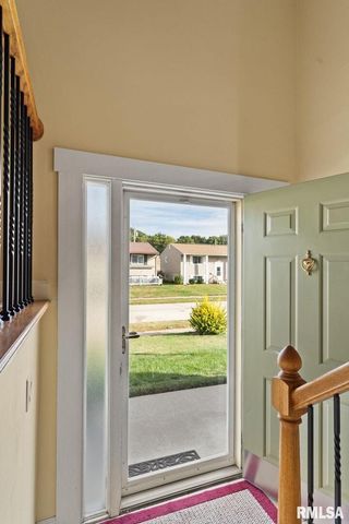 5000 44th Ave Avenue, Moline, IL 61265