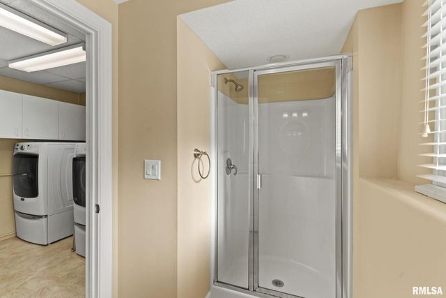 5000 44th Ave Avenue, Moline, IL 61265