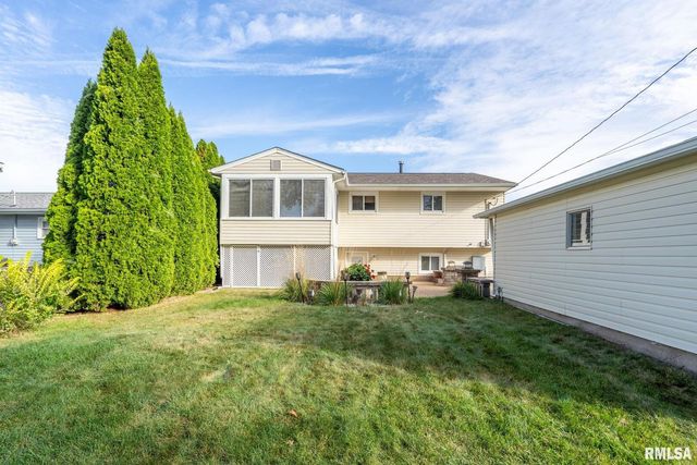 5000 44th Ave Avenue, Moline, IL 61265