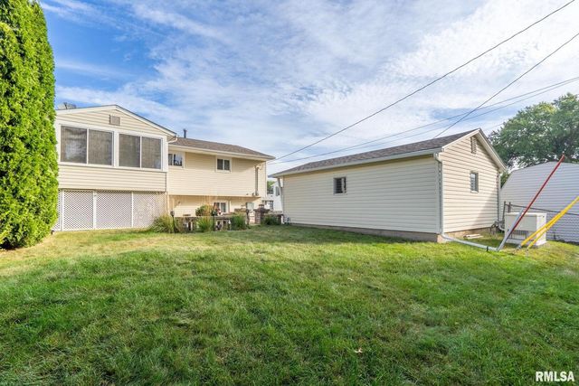 5000 44th Ave Avenue, Moline, IL 61265