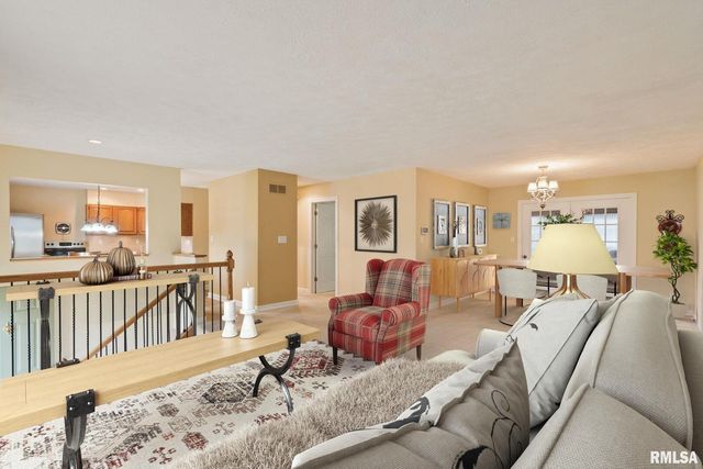 5000 44th Ave Avenue, Moline, IL 61265