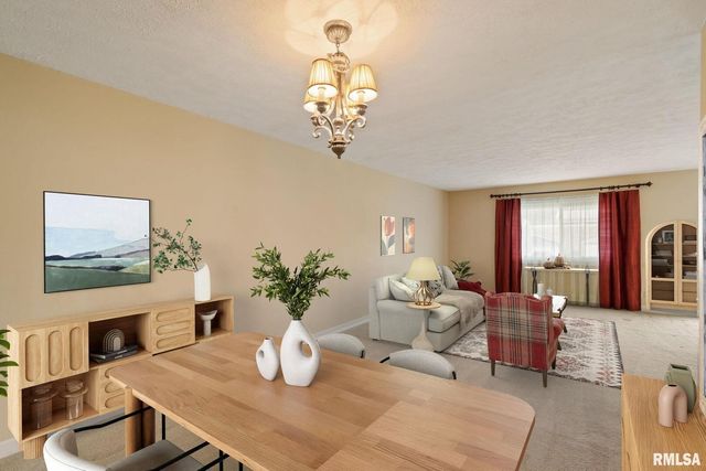 5000 44th Ave Avenue, Moline, IL 61265