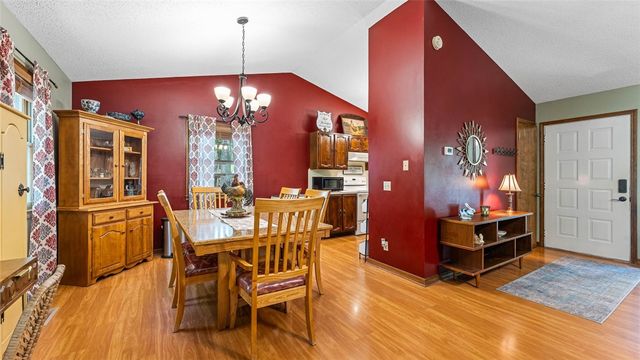 36 E Mountain Drive, Eureka Springs, AR 72632