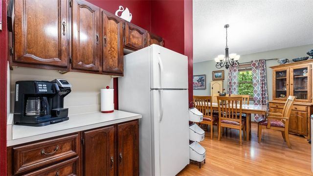 36 E Mountain Drive, Eureka Springs, AR 72632