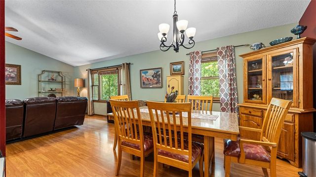 36 E Mountain Drive, Eureka Springs, AR 72632