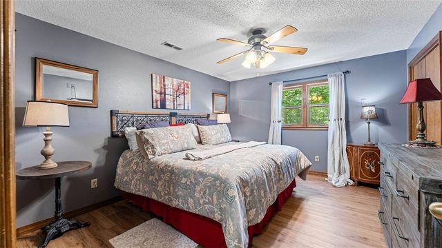 36 E Mountain Drive, Eureka Springs, AR 72632