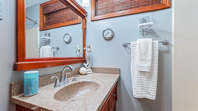 36 E Mountain Drive, Eureka Springs, AR 72632