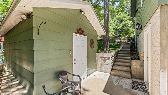36 E Mountain Drive, Eureka Springs, AR 72632