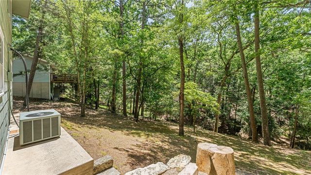 36 E Mountain Drive, Eureka Springs, AR 72632